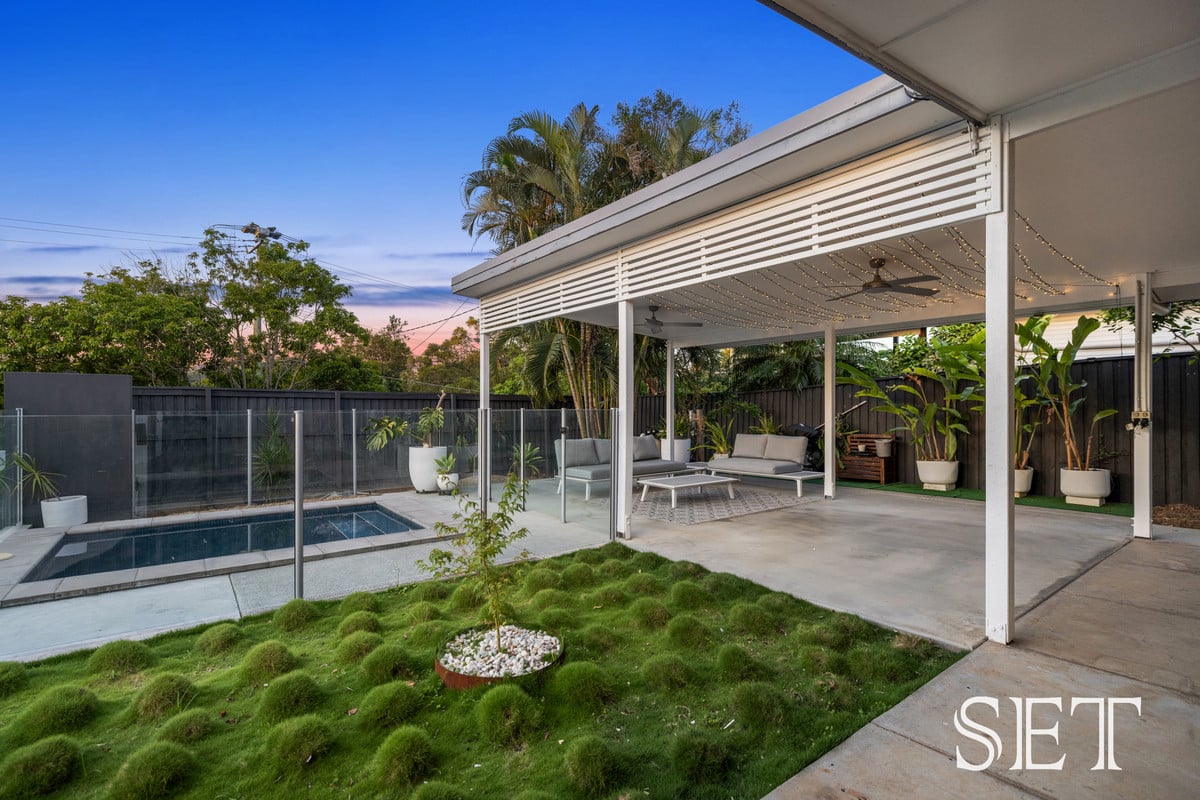 9 Lowanna Street, Kenmore QLD 4069